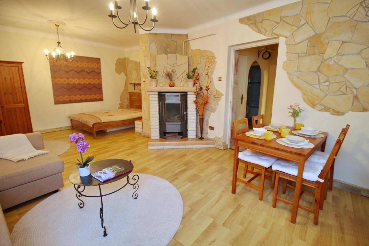 Cosy Castle Apartment Budapest Exteriör bild