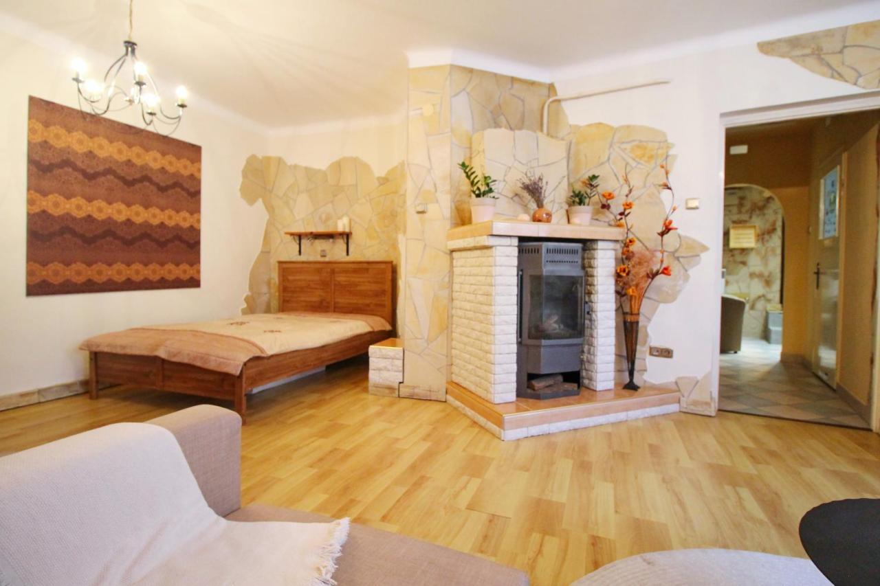 Cosy Castle Apartment Budapest Exteriör bild