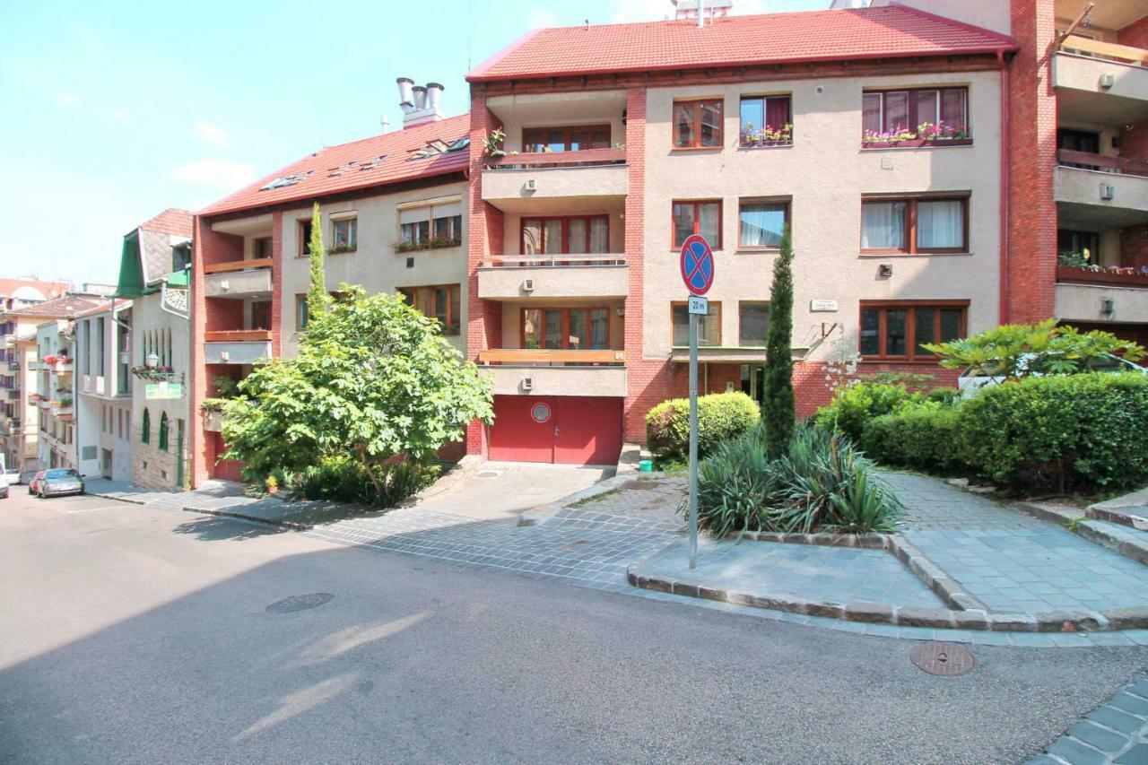 Cosy Castle Apartment Budapest Exteriör bild